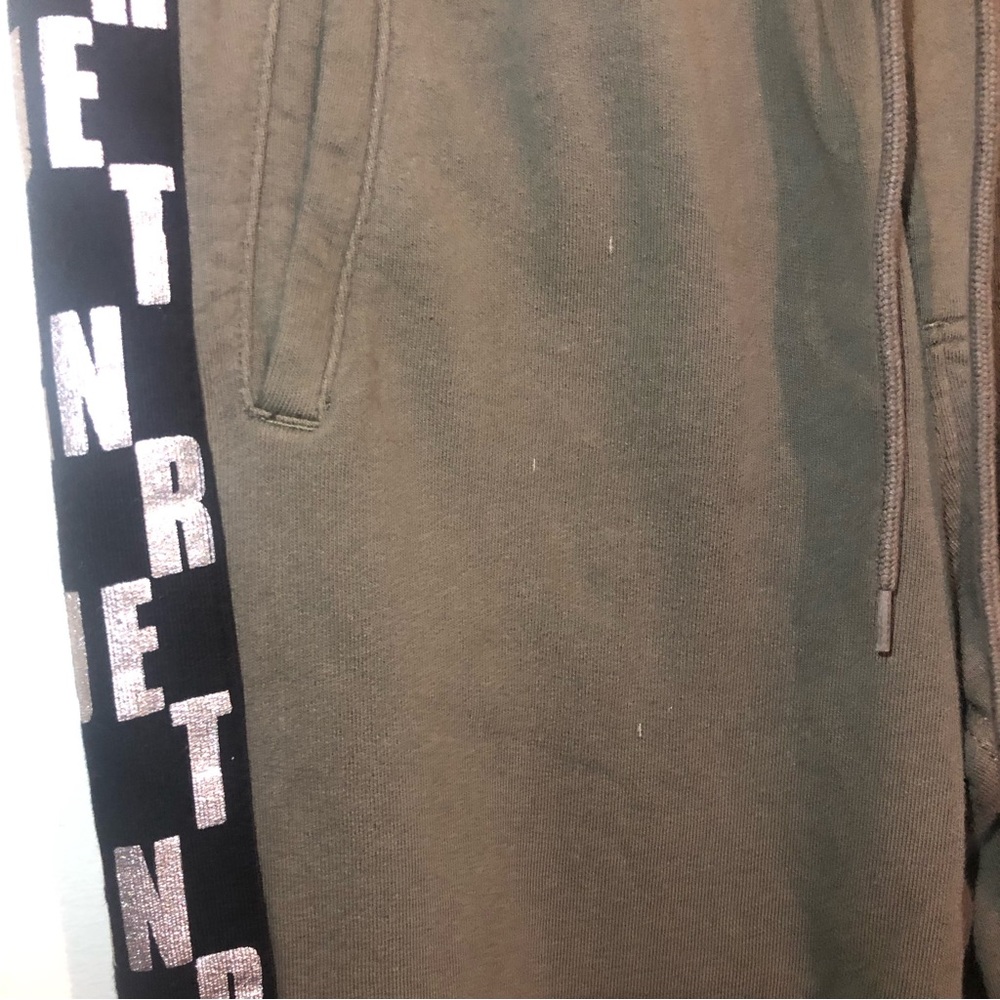True Religion Men’s Joggers in Olive with Silver Logo on Sides on Black, size M - Picture 6 of 7
